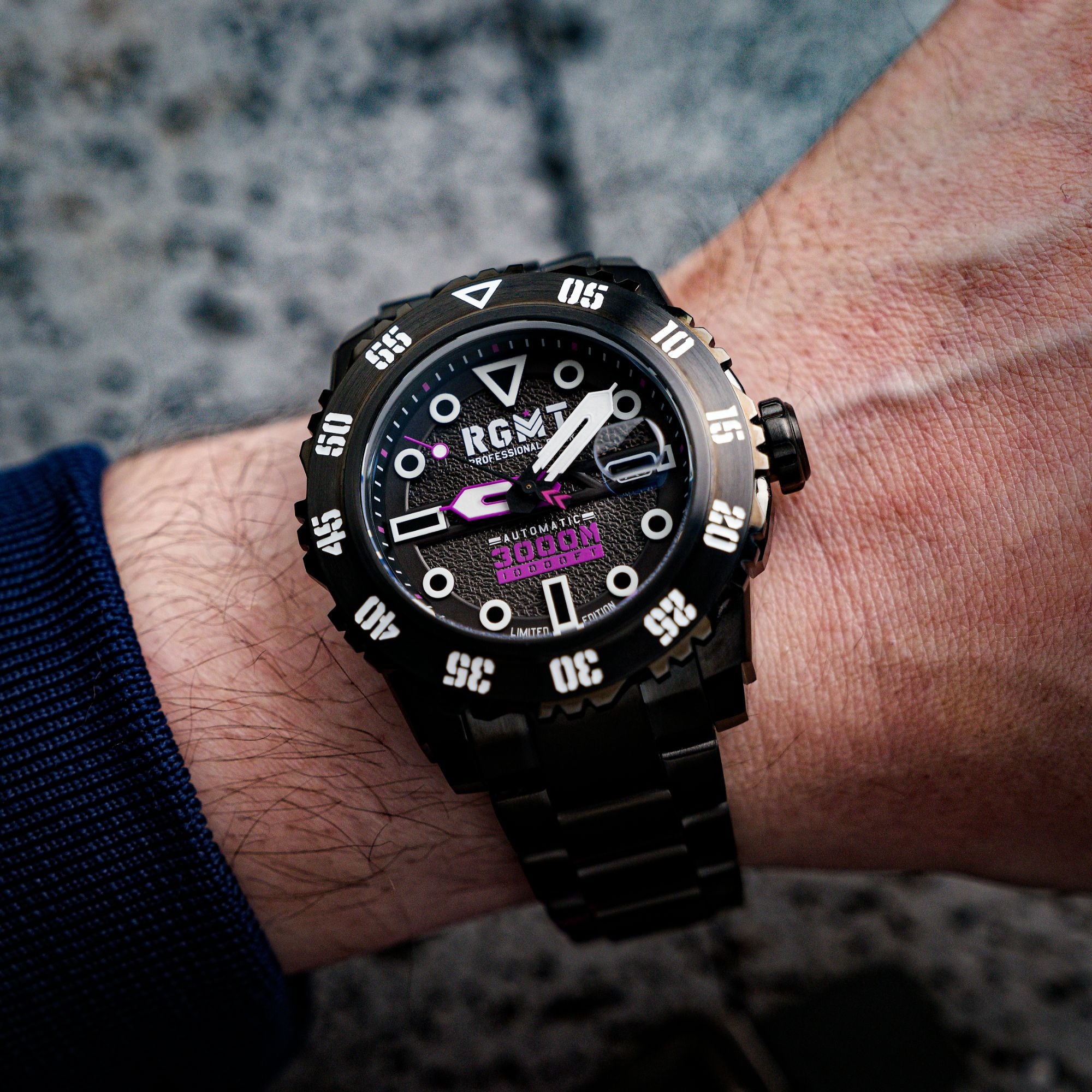 FUCHSIA BLACK